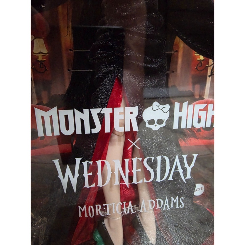 Monster High x Wednesday Doll, Morticia Addams Collectible in Black and Crimson - Picture 3 of 6